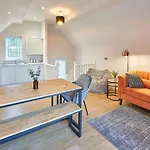 Holiday home Curlew House, With Parking And Abbey Views! *