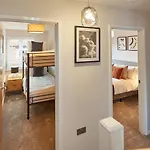 Curlew House, With Parking And Abbey Views! *