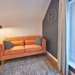 Curlew House, With Parking And Abbey Views! Holiday home