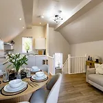Curlew House, With Parking And Abbey Views! Holiday home