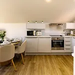 Holiday home Curlew House, With Parking And Abbey Views! Whitby