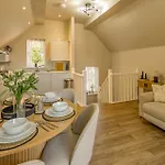 Curlew House, With Parking And Abbey Views! Holiday home Whitby