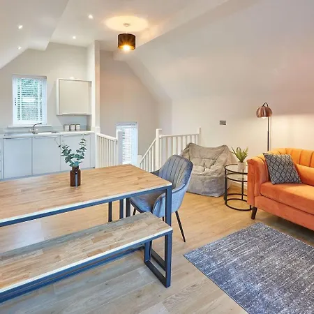 別荘 Curlew House, With Parking And Abbey Views! *