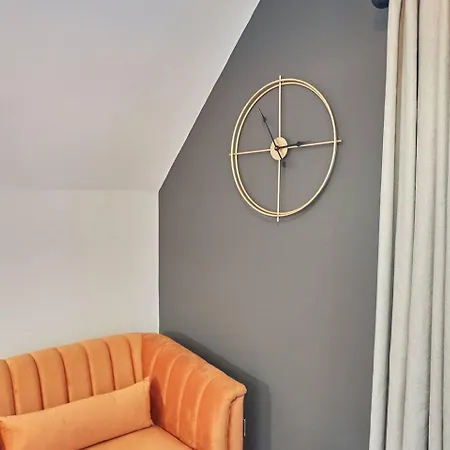 Curlew House, With Parking And Abbey Views! *