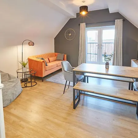 Curlew House, With Parking And Abbey Views! * Γουίτμπι