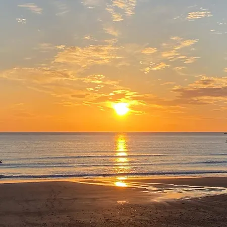 Curlew House, With Parking And Abbey Views!
