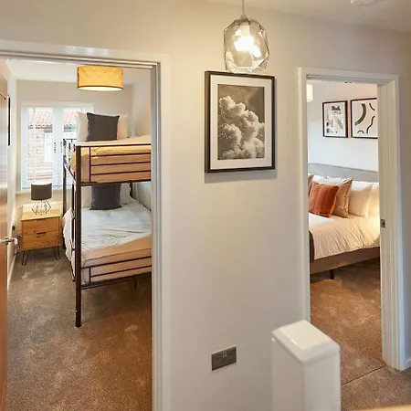 Curlew House, With Parking And Abbey Views! *
