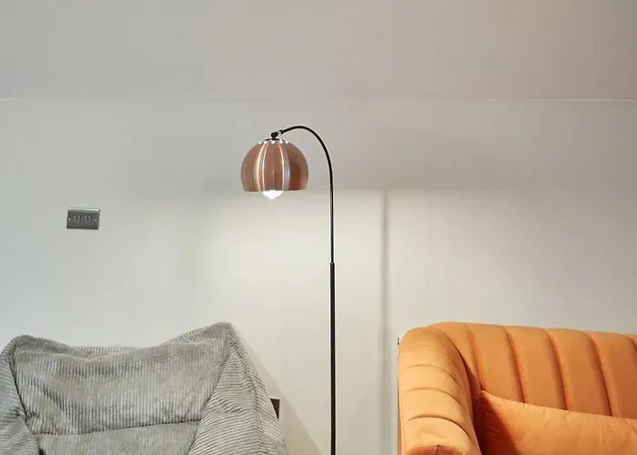 Curlew House, With Parking And Abbey Views! *