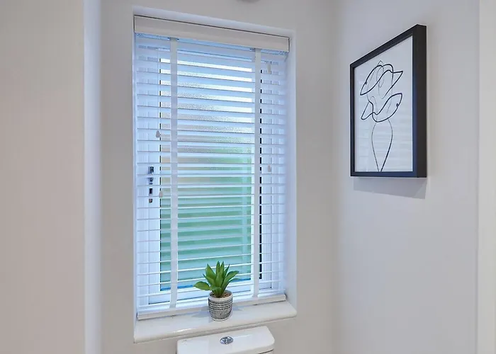 Сasa de vacaciones Curlew House, With Parking And Abbey Views! *