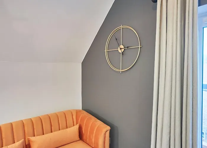 Curlew House, With Parking And Abbey Views! *