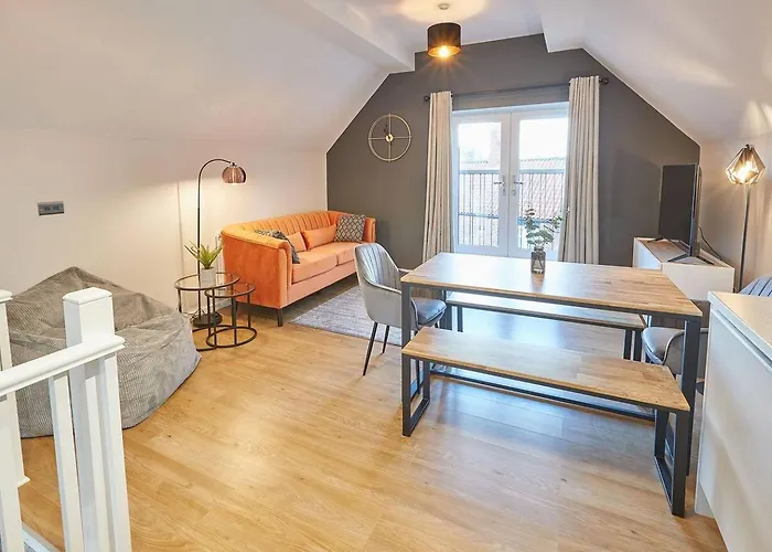 Curlew House, With Parking And Abbey Views! * Whitby