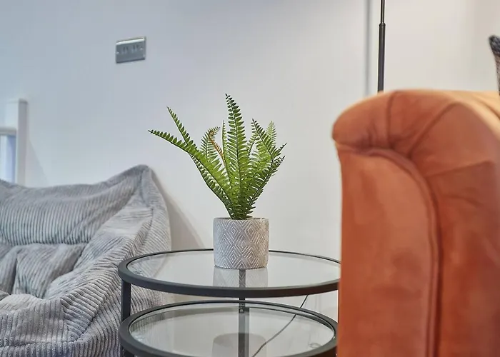 Curlew House, With Parking And Abbey Views! Whitby