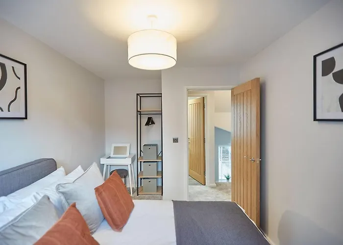 Curlew House, With Parking And Abbey Views! * Whitby