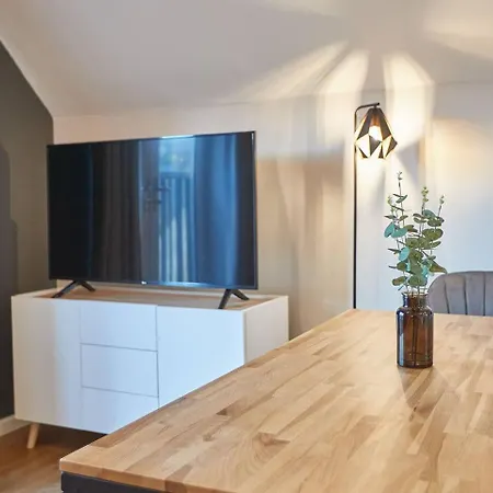 Curlew House, With Parking And Abbey Views!