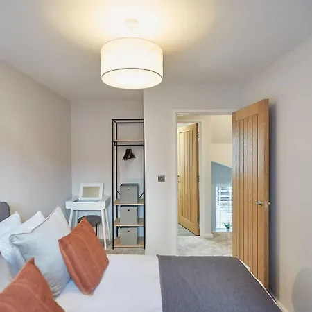 Curlew House, With Parking And Abbey Views! * Whitby