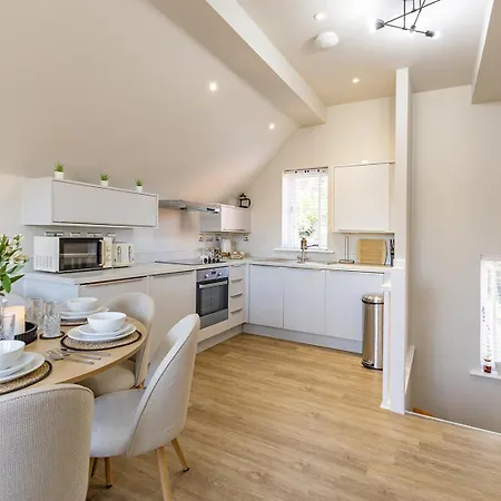 Curlew House, With Parking And Abbey Views! וויטבי